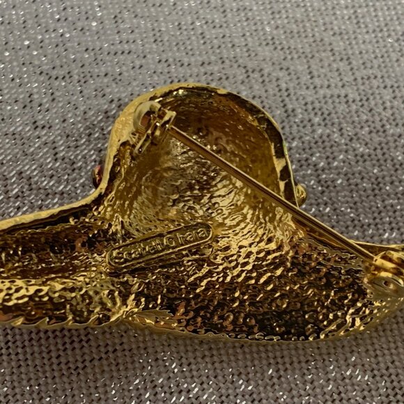 TWO FASHION PINS RED HAT WITH RHINESTONES BY SCARLETT O'HARA RED AND WHITE CAR - Picture 2 of 5